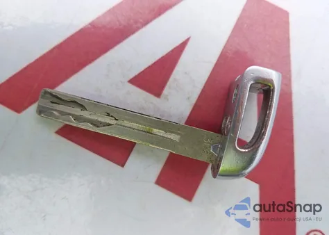 2013 Hyundai Genesis 3.8 z USA, uszkodzony, nr VIN KMHGC4DD1DU240811